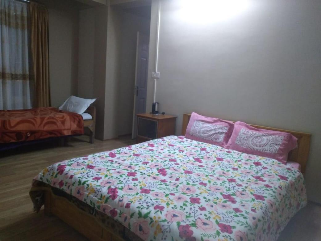 Na-U-Iaka Homestay Shillong Dış mekan fotoğraf