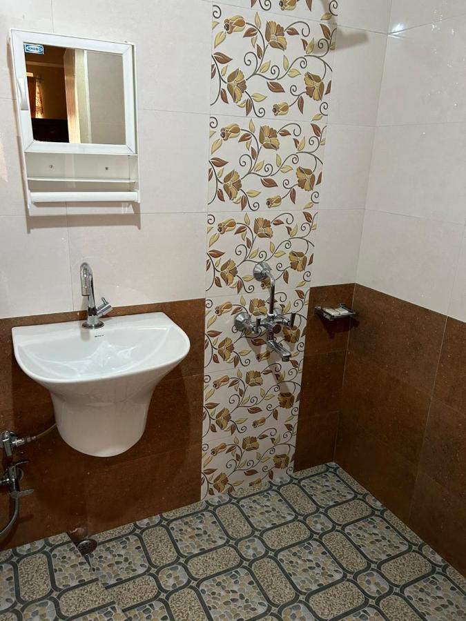 Na-U-Iaka Homestay Shillong Dış mekan fotoğraf